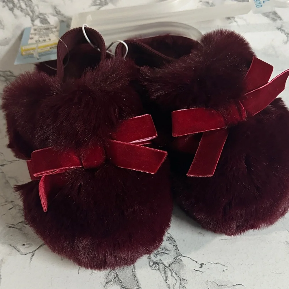 Cat & Jack Girl’s Slippers Adler Plush Scuff w/Velvet Bows Deep Wine Size L 9/10